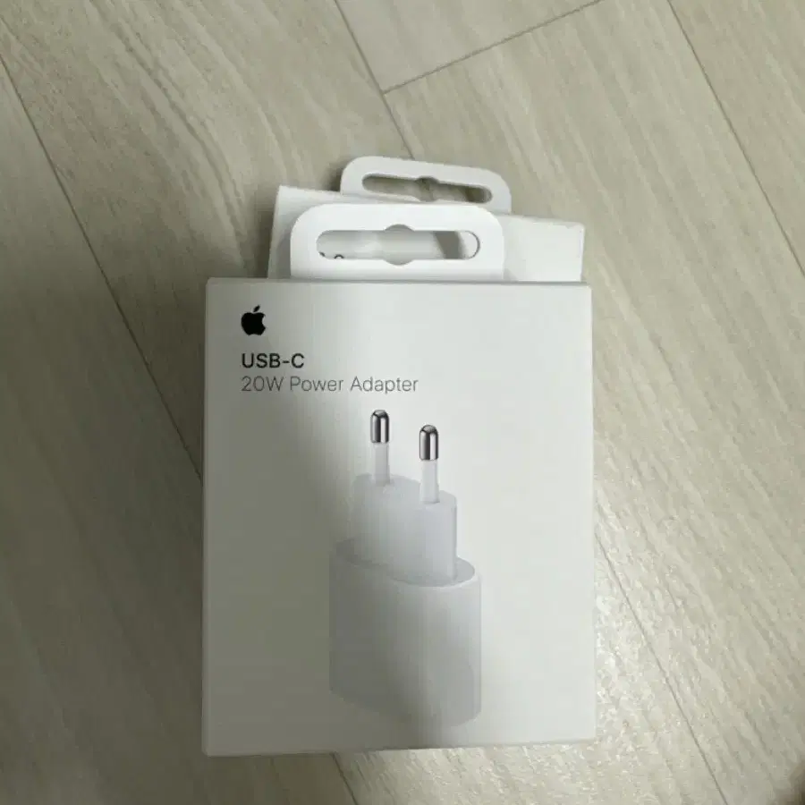 애플 Apple 20W USB-C 어댑터 (MUW13KH/A) 미개봉