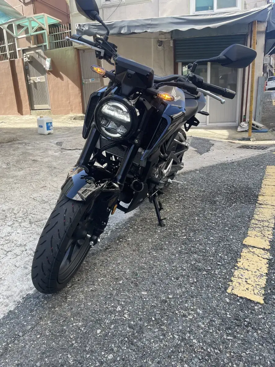 부산 24년식 신차급 혼다 cb125 r 판매합니다