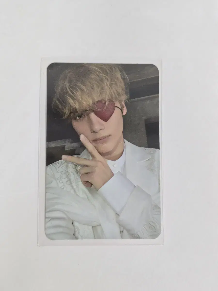 [hueningkai] TXT txt minisword oliveyoung pre-order benefit photocard poka