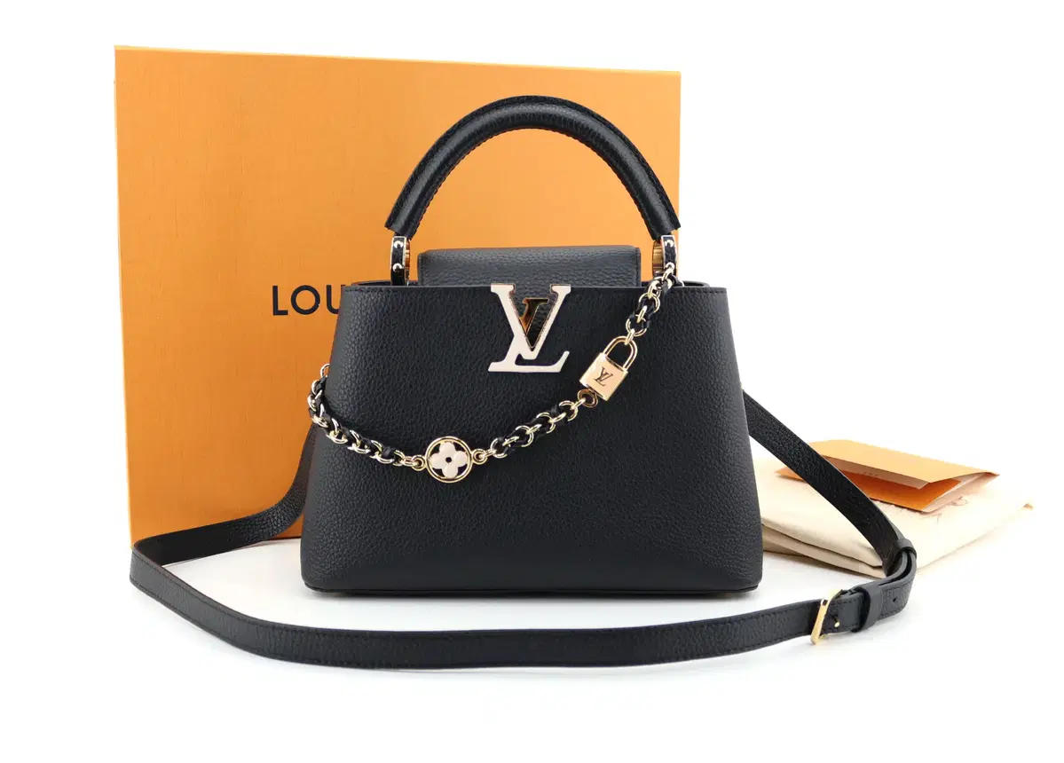 [착한중고명품울산점] Louis Vuitton Capucine BB Love Lock Chain M23950