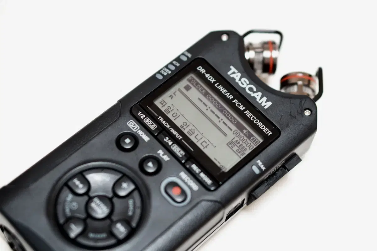 타스캠 TASCAM DR-40x 녹음기 오디오 레코더 마이크 팝니다.