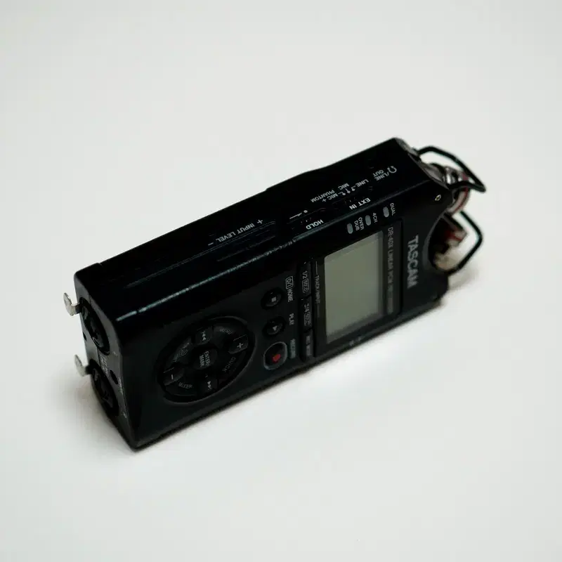 타스캠 TASCAM DR-40x 녹음기 오디오 레코더 마이크 팝니다.