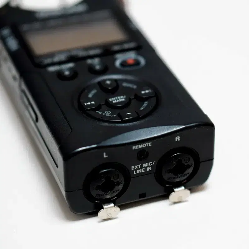 타스캠 TASCAM DR-40x 녹음기 오디오 레코더 마이크 팝니다.