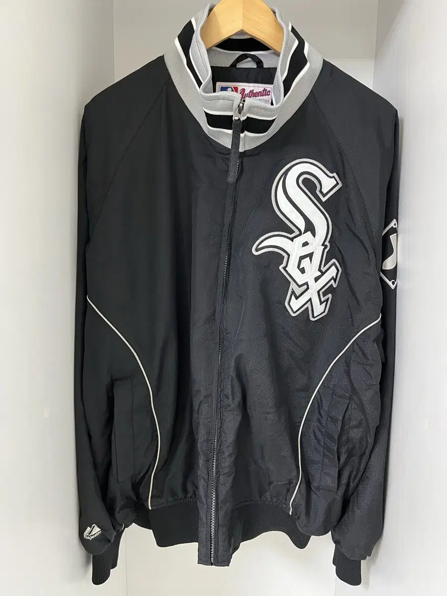 Majestic Vintage Chicago White Sox Jacket