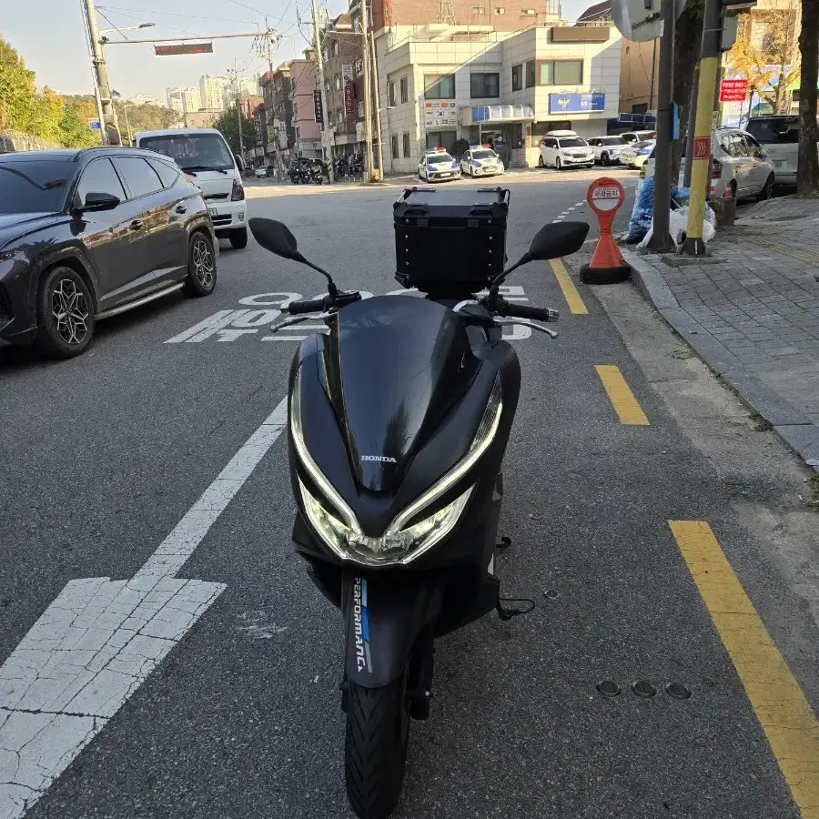 pcx125 19년식  1150000 >>>>> 1100000 가격내립니