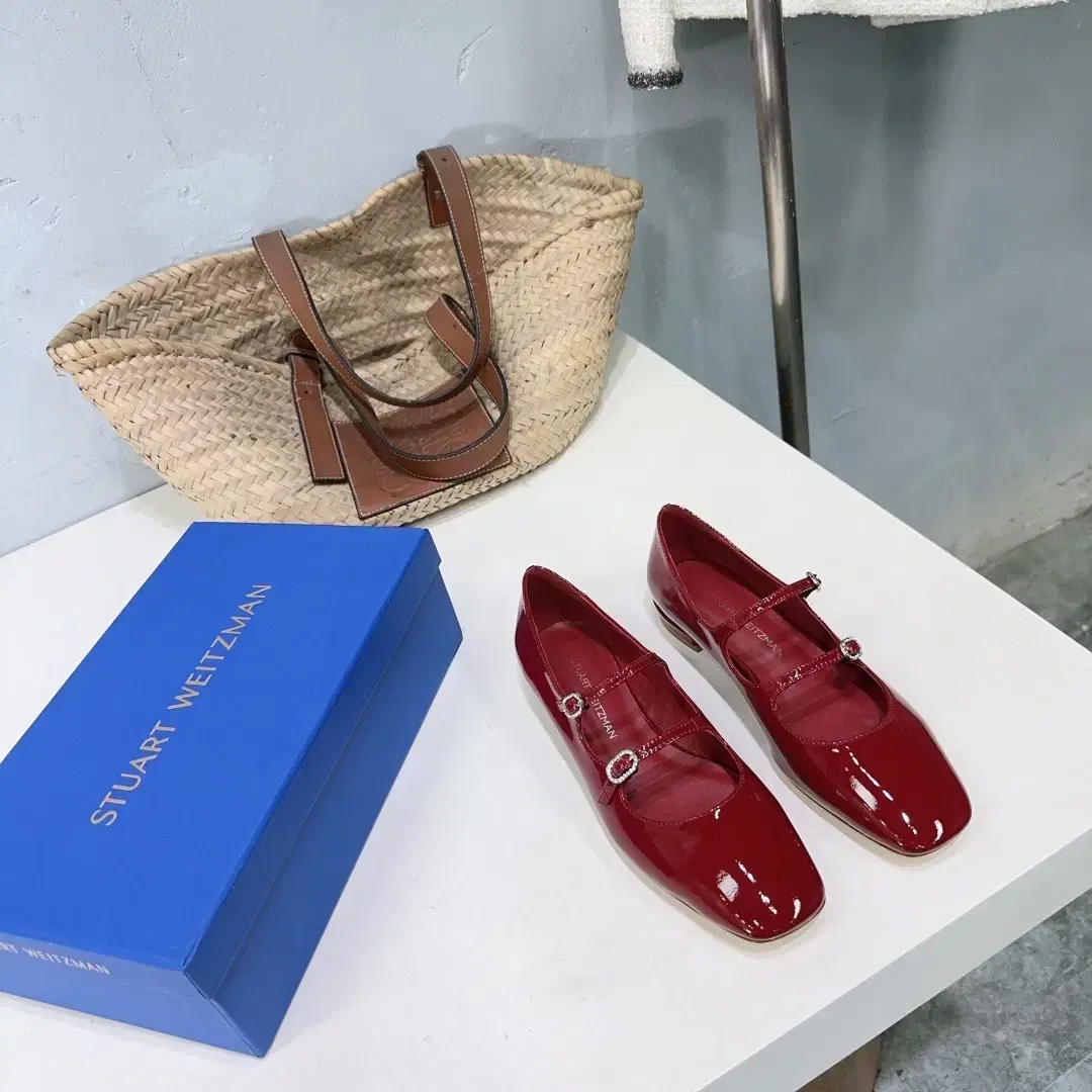 stuart weitzma 큐빅 버클굽 메리 제인 스몰 구두