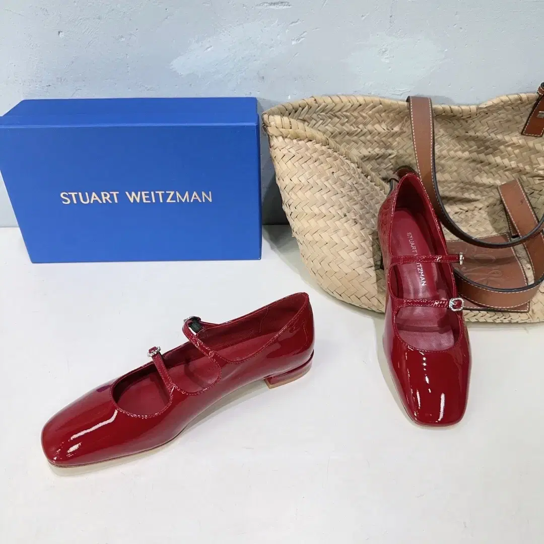 stuart weitzma 큐빅 버클굽 메리 제인 스몰 구두