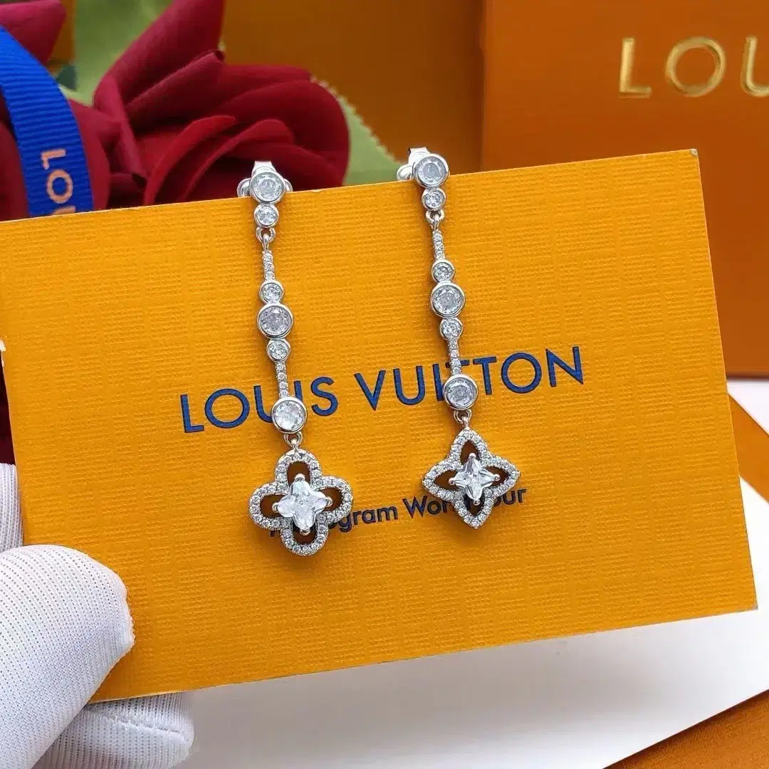 루이비통 신상품 패드 귀걸이Louis Vuitton