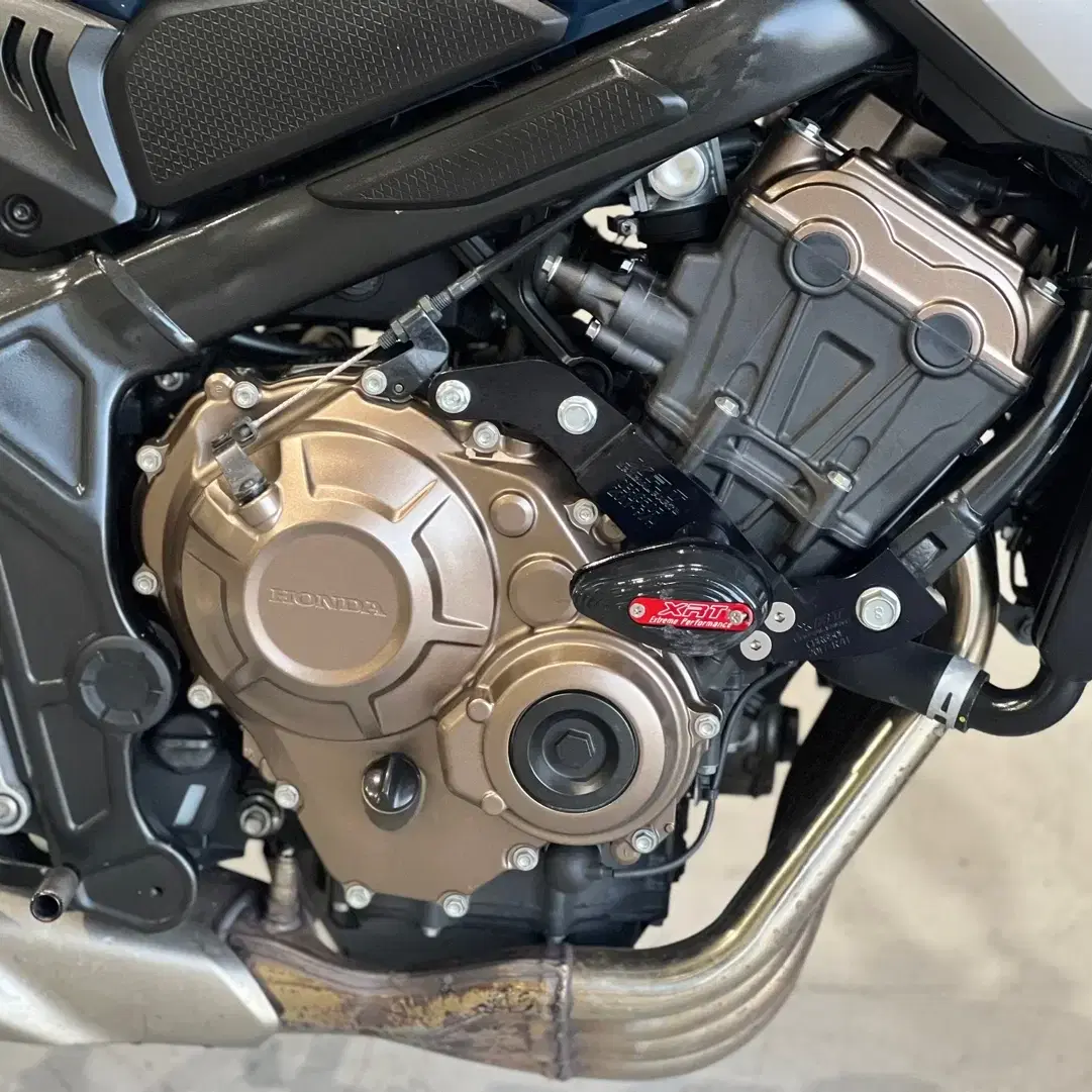 혼다CB650R 2021년식 9천키로 앞뒤 블박 신차급 차량 판매합니다