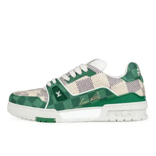 I want to buy a green trainer.