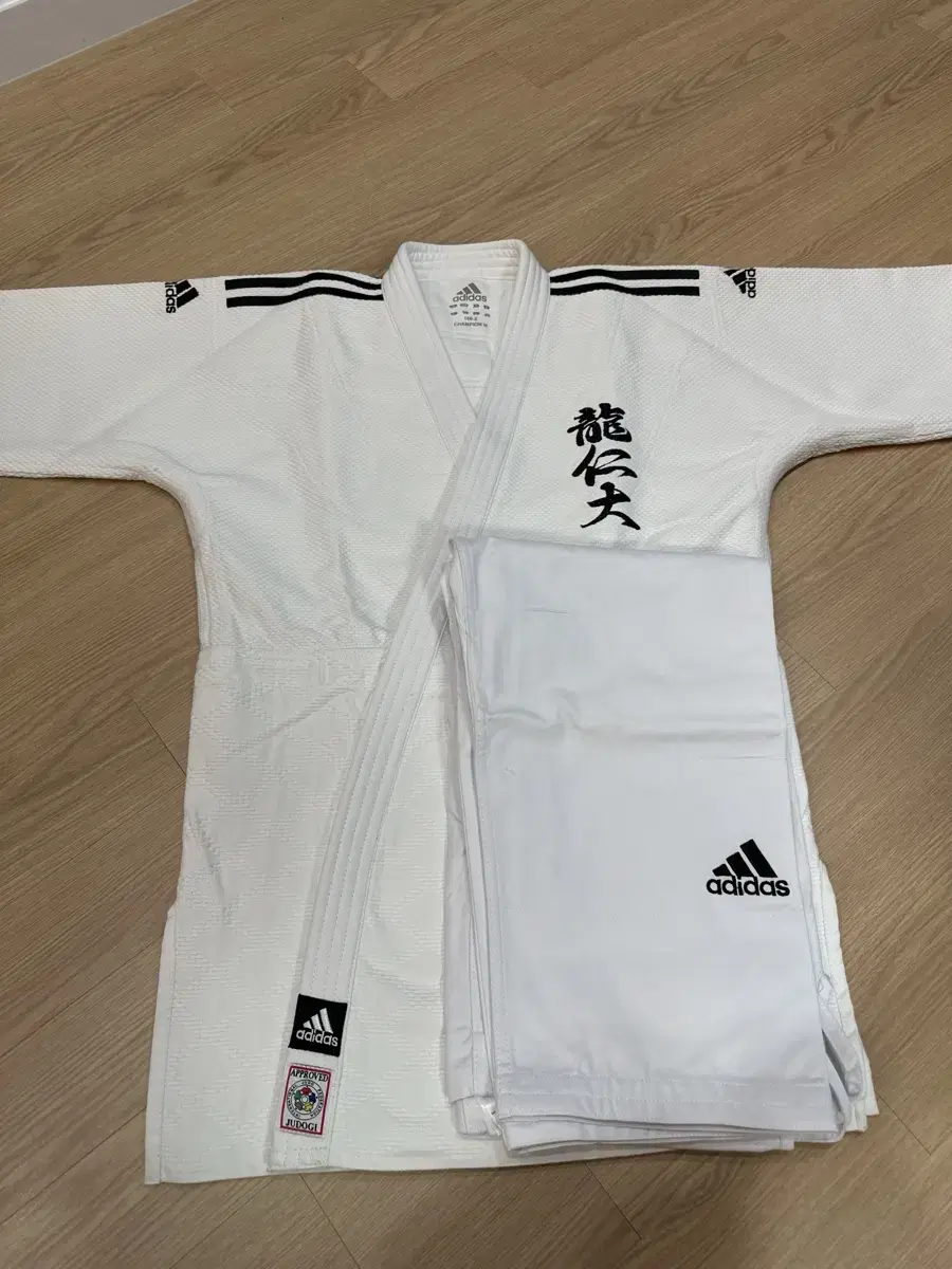 adidas 챔피언III IJF 공인 유도복