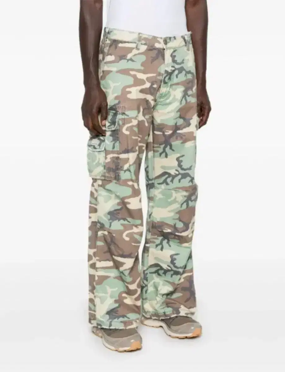 Erl Camo Pants size L