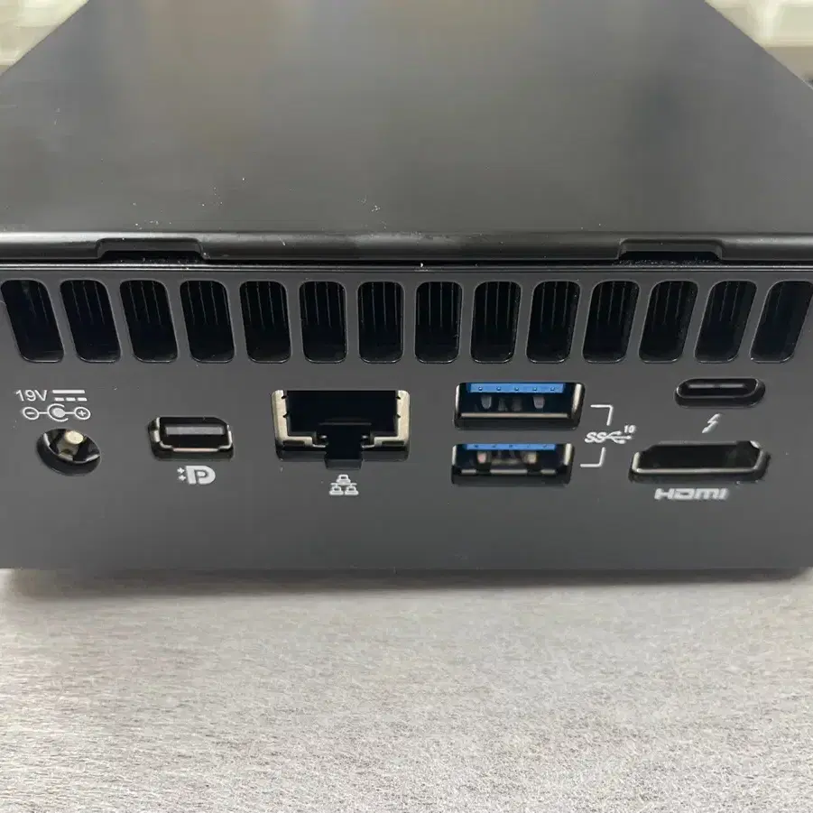 인텔 NUC 11세대 i5 (NUC11PAHi5000)