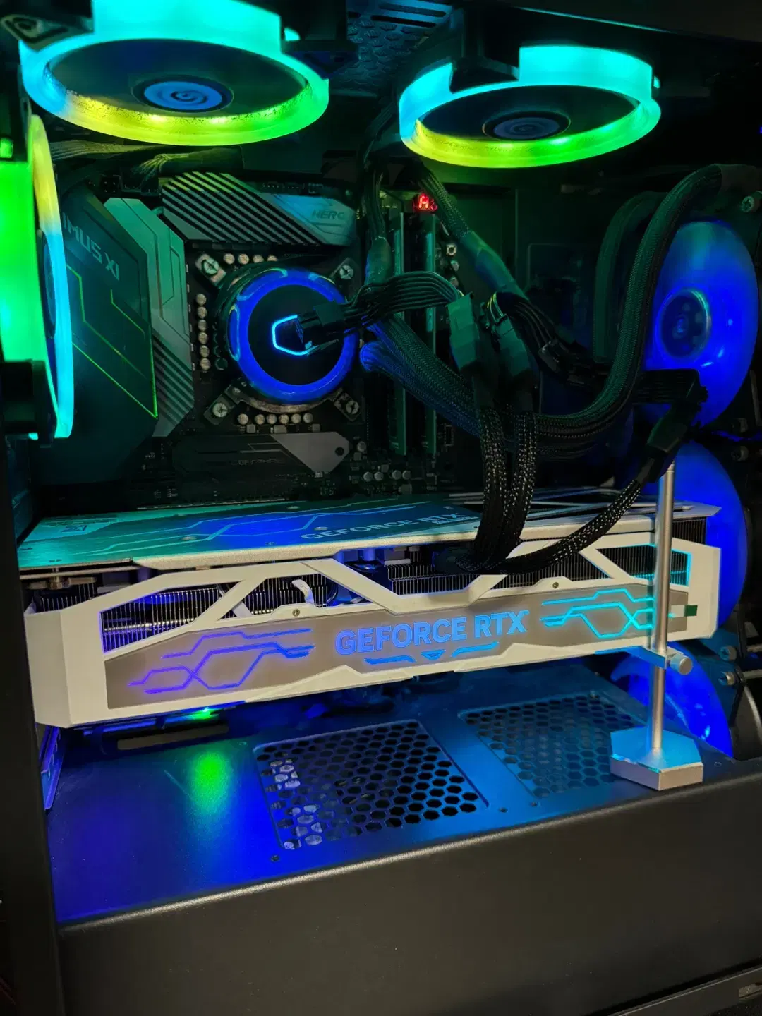 9900K + Z390 Maximus Hero XI (반본체or완본체)