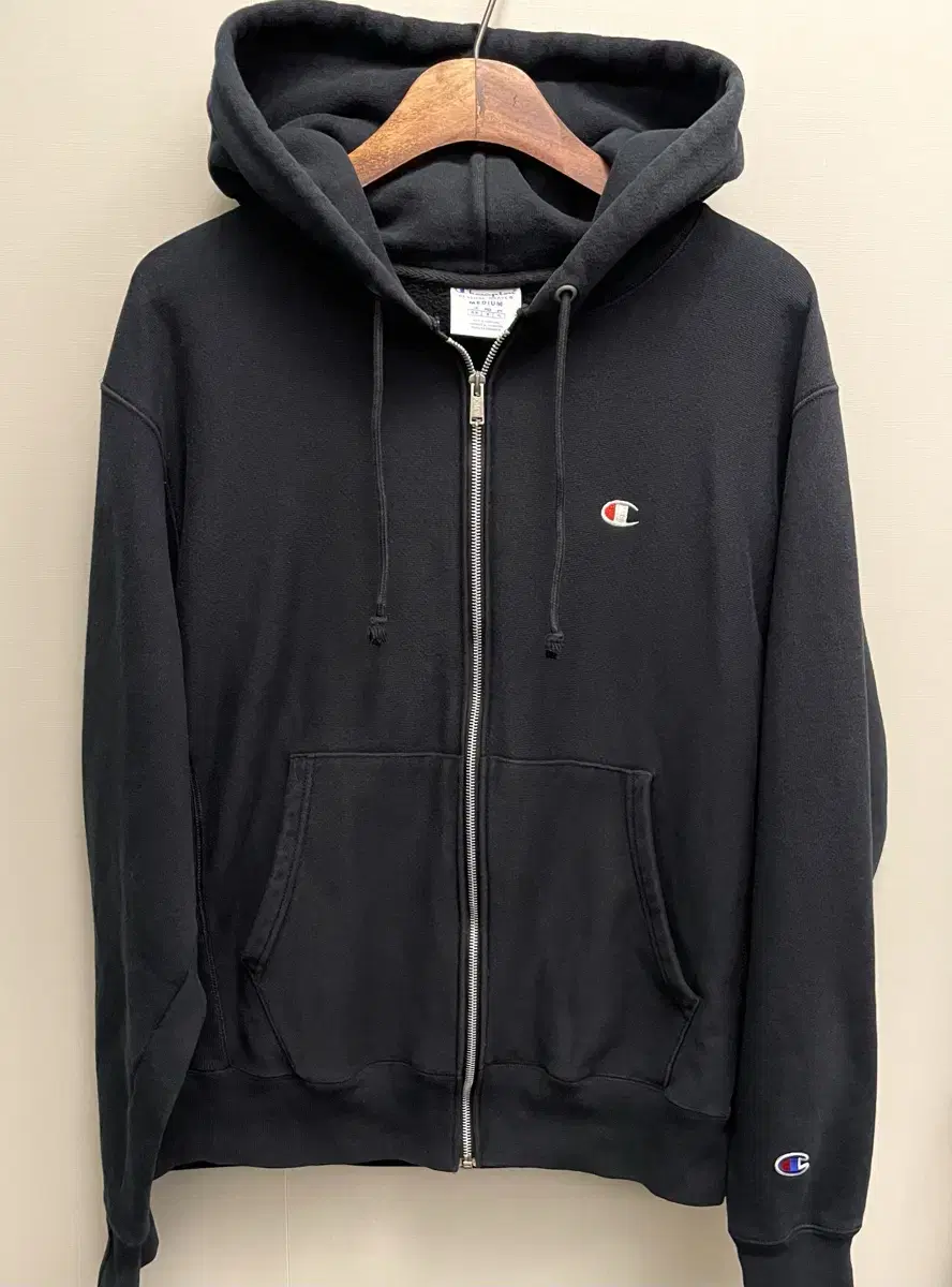 (M/100) Champion Reverse Weave Plain Black Hooded Zip-Up (Champion Hood)