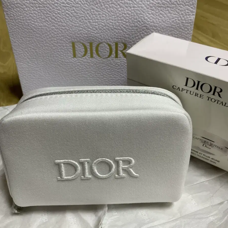 [새상품]Dior 디올 정품 화장품 파우치+쇼핑백 증정!