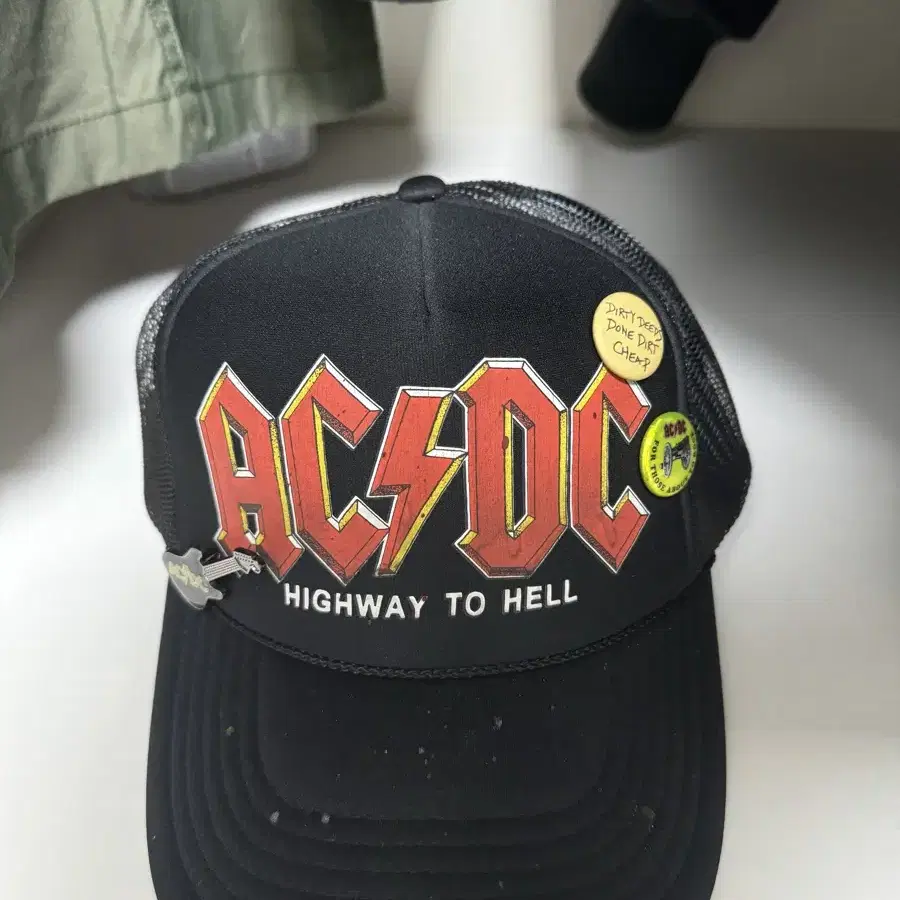 메이드원 Madeworn AC/DC 트러커