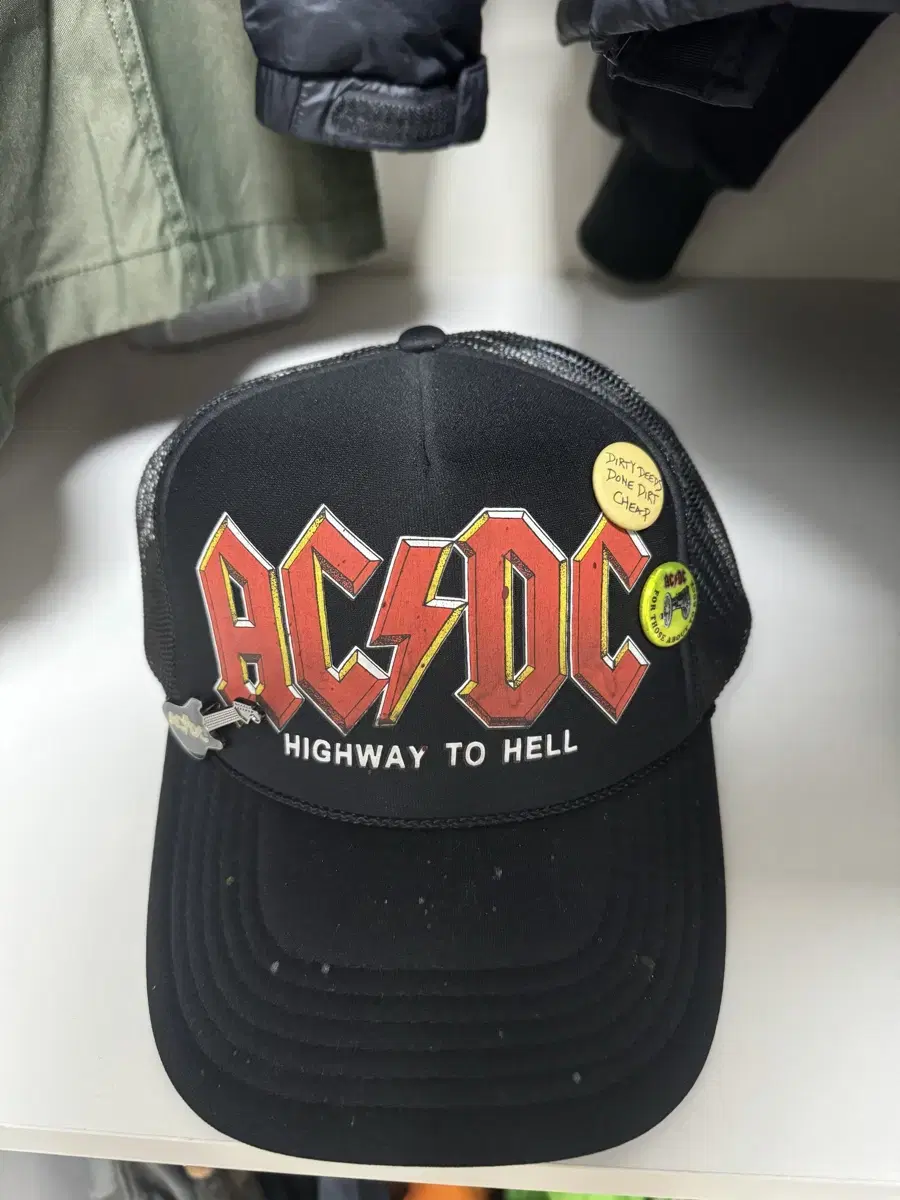 메이드원 Madeworn AC/DC 트러커