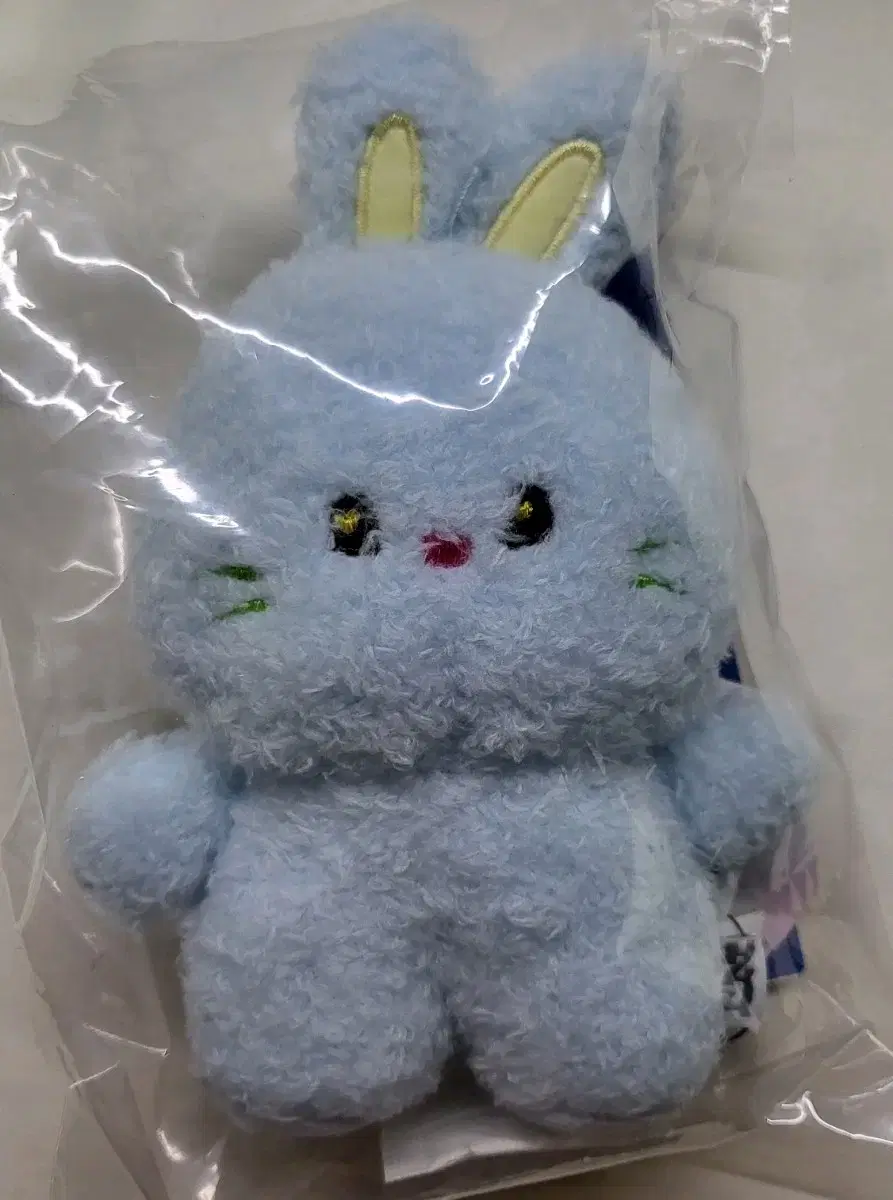 New Jeans hyein bunini doll keyring bloo Sells