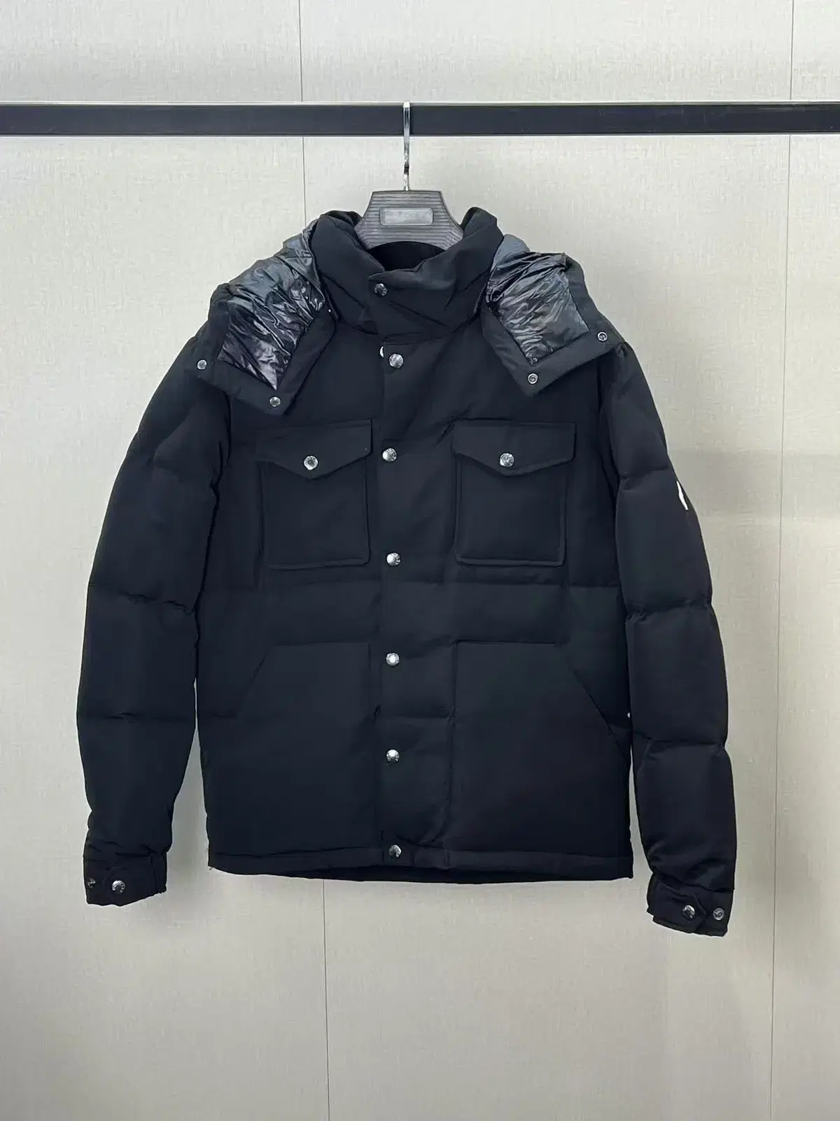 Moncler 24FW Unisex Winter Fornas Hooded Short Padded Down Jacket Black