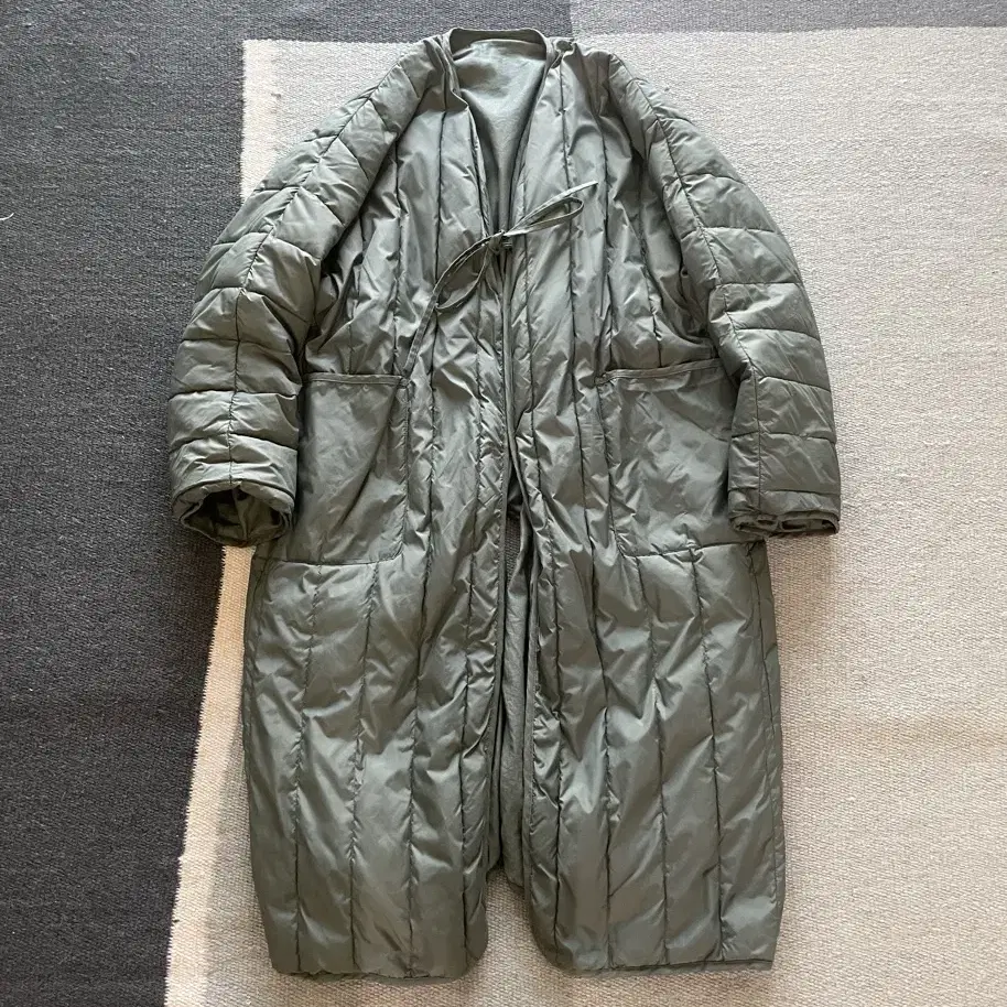 BEAMS BOY REVERSIBLE LONG PADDED COAT