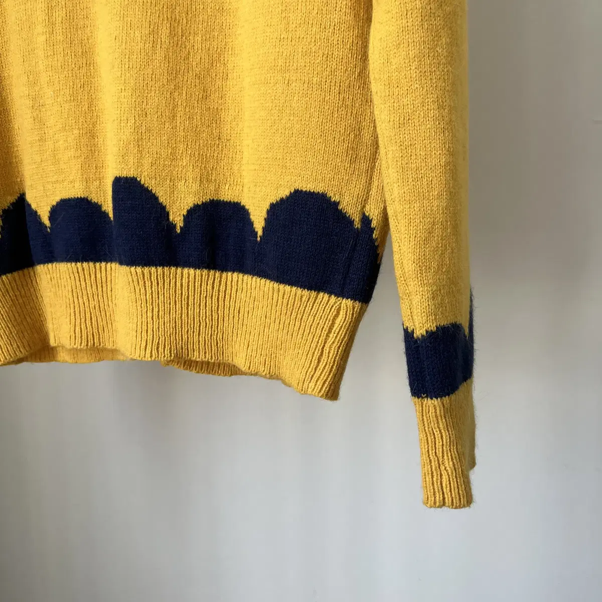 CAWAII vtg cardigan