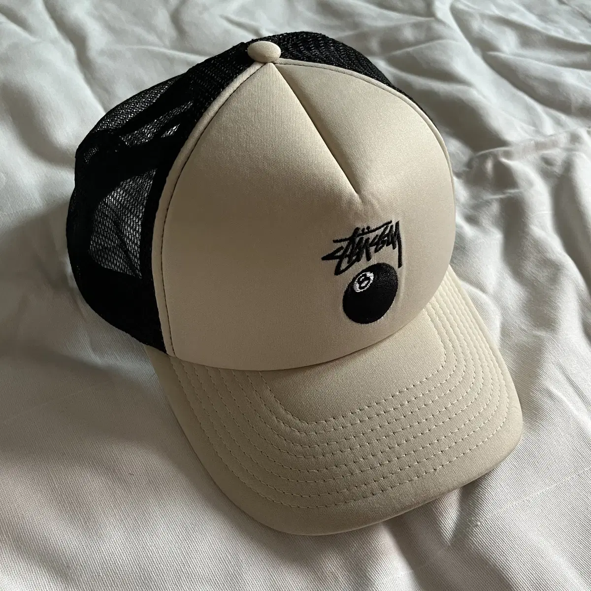 STUSSY " 8 Ball " Trucker Cap