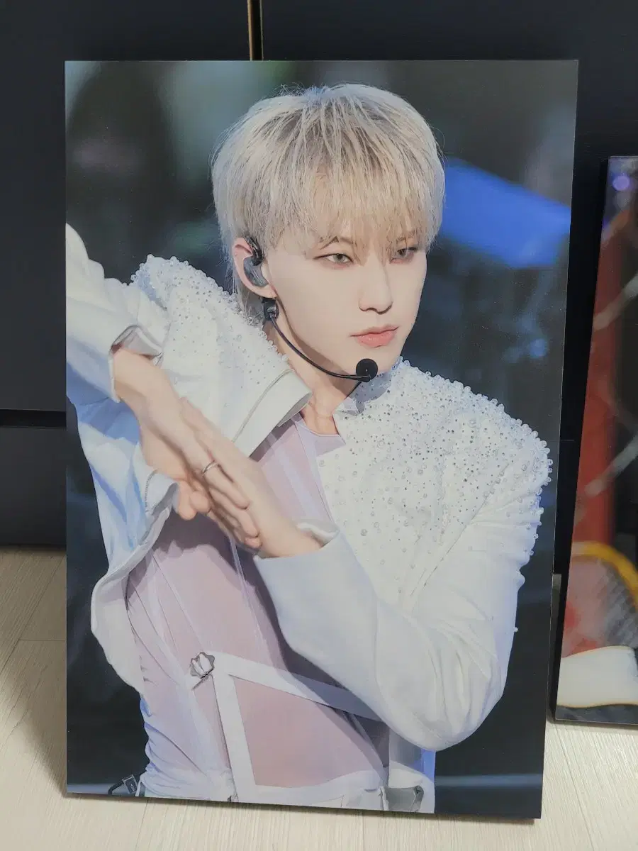 Seventeen hoshi Framed