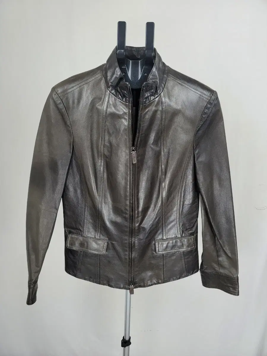 Bali leather jacketSize I 42 / F40 / US8