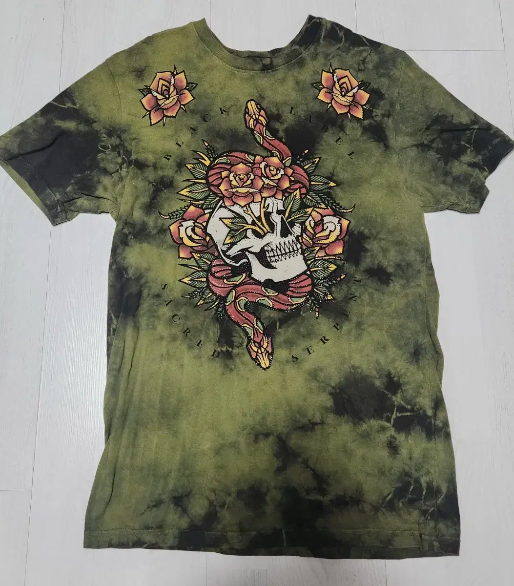 Affliction affliction vintage green S size short sleeve tee sells