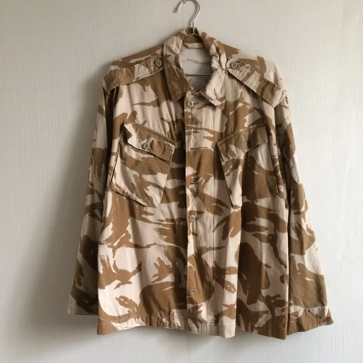 Camo pattern pocket point shirt