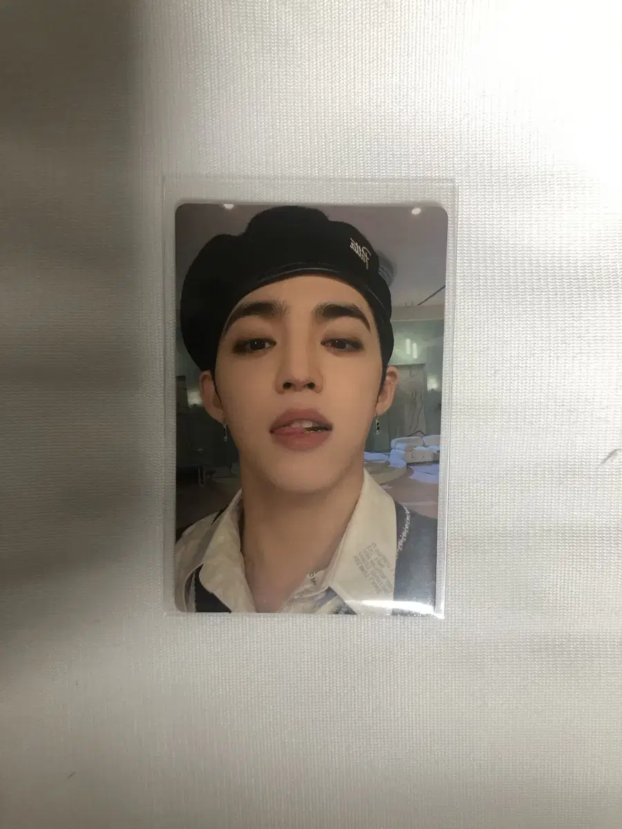 Seventeen s.coups Transferring a photocard