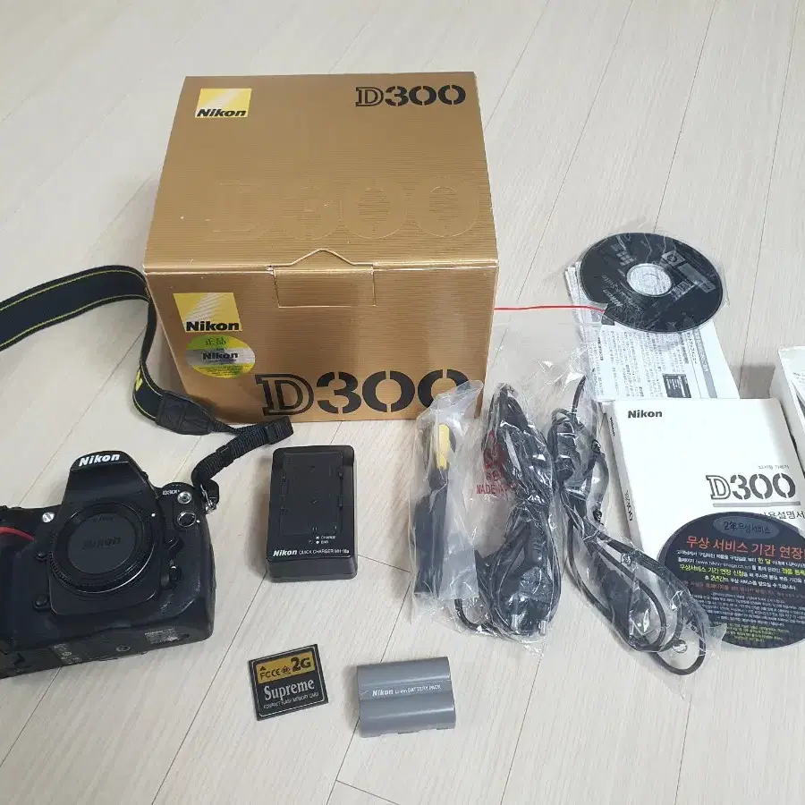 니콘 D300 카메라 바디세트 박스 구성 누적 8900컷대