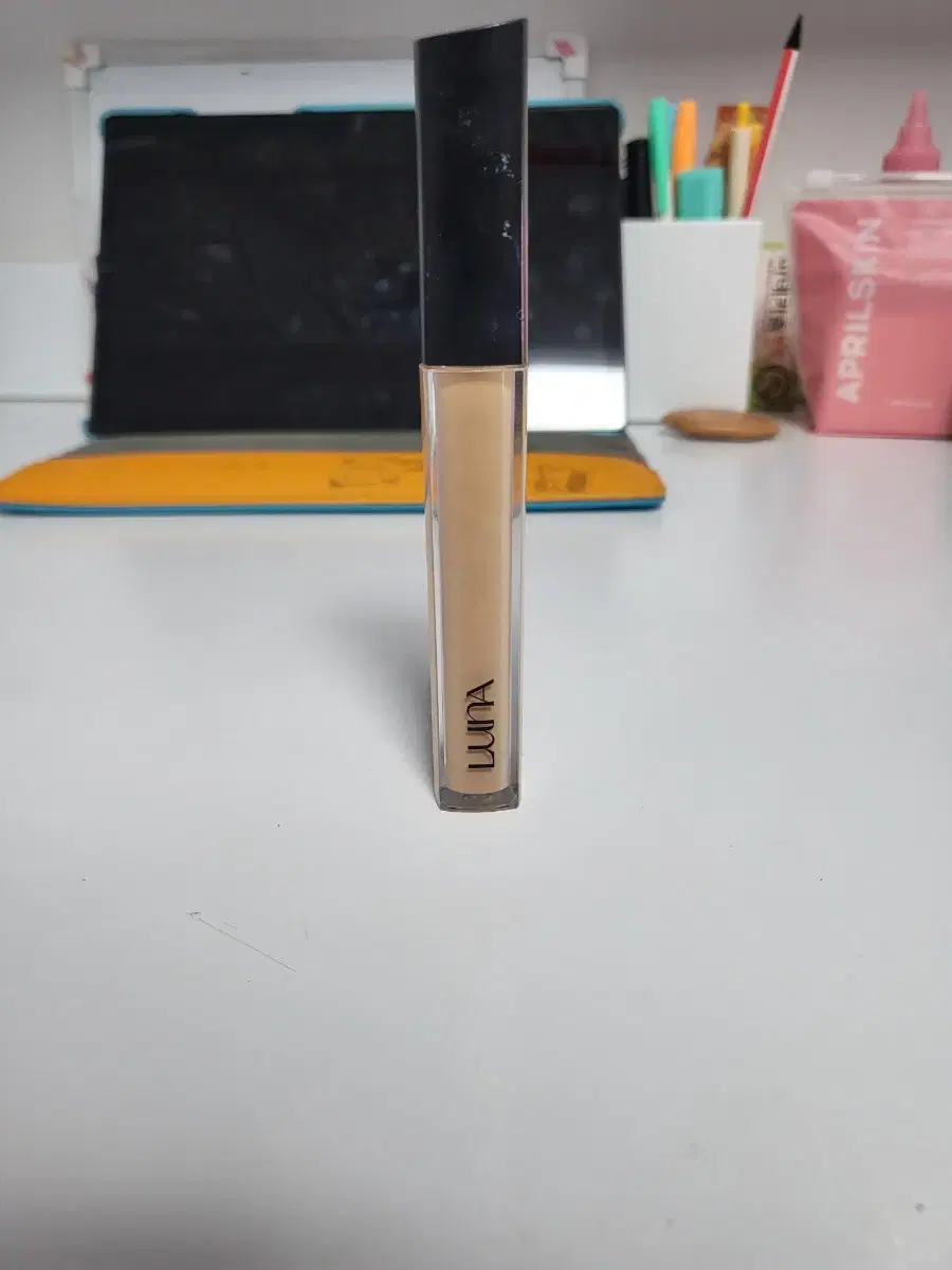 Luna Long-lasting Concealer