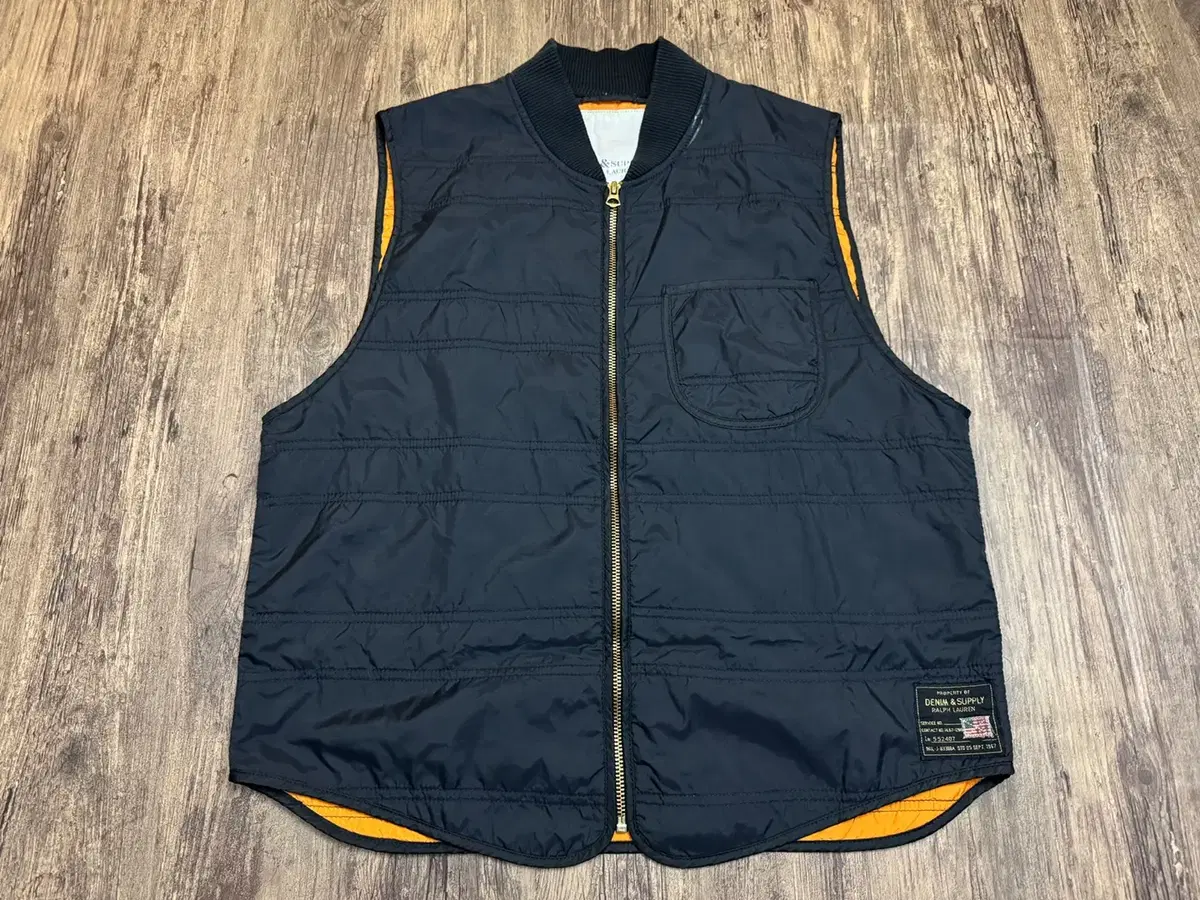 [ L] D&S Ralph Lauren lightweight quilted vest black with flaws.