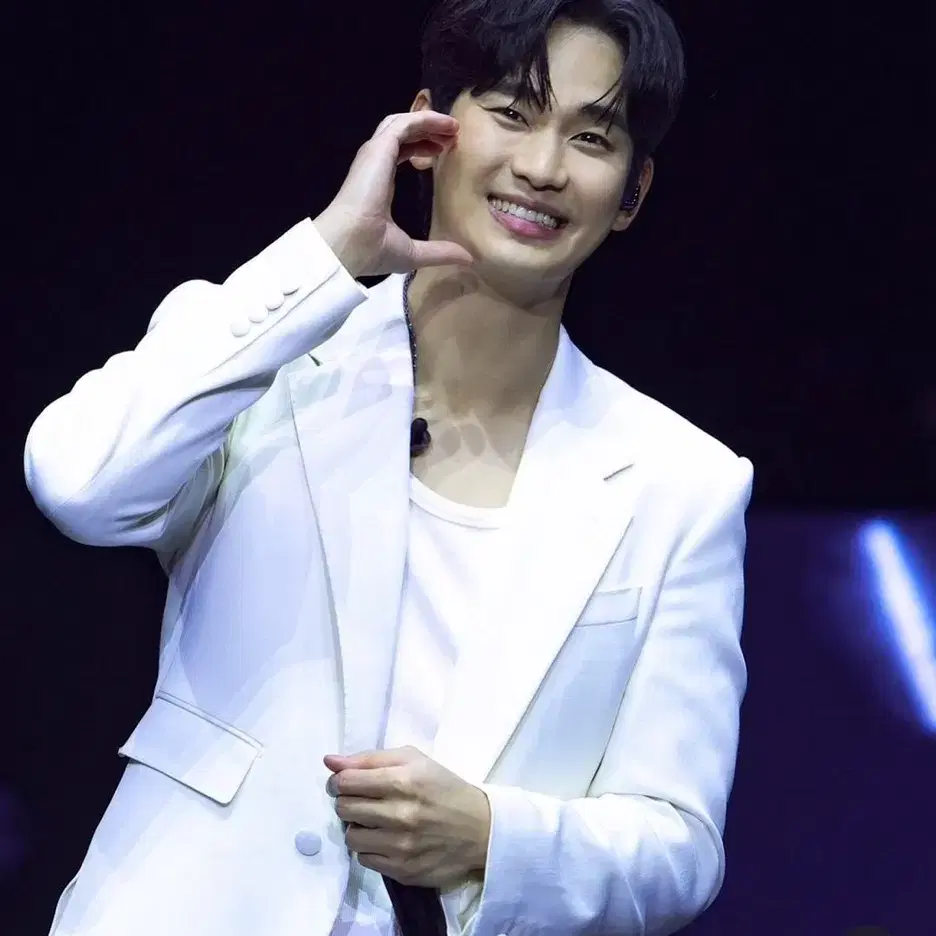 김수현 증명사진 구해요