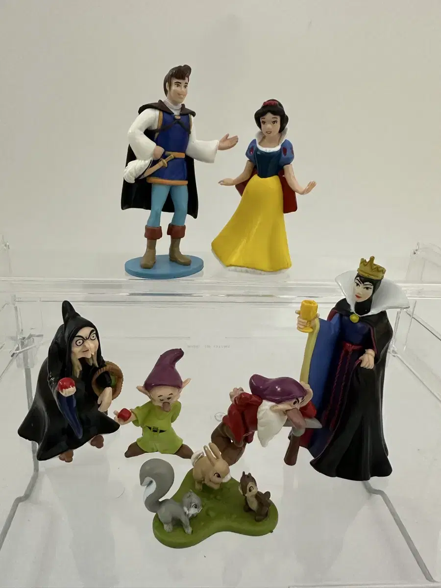 Snow White Figures