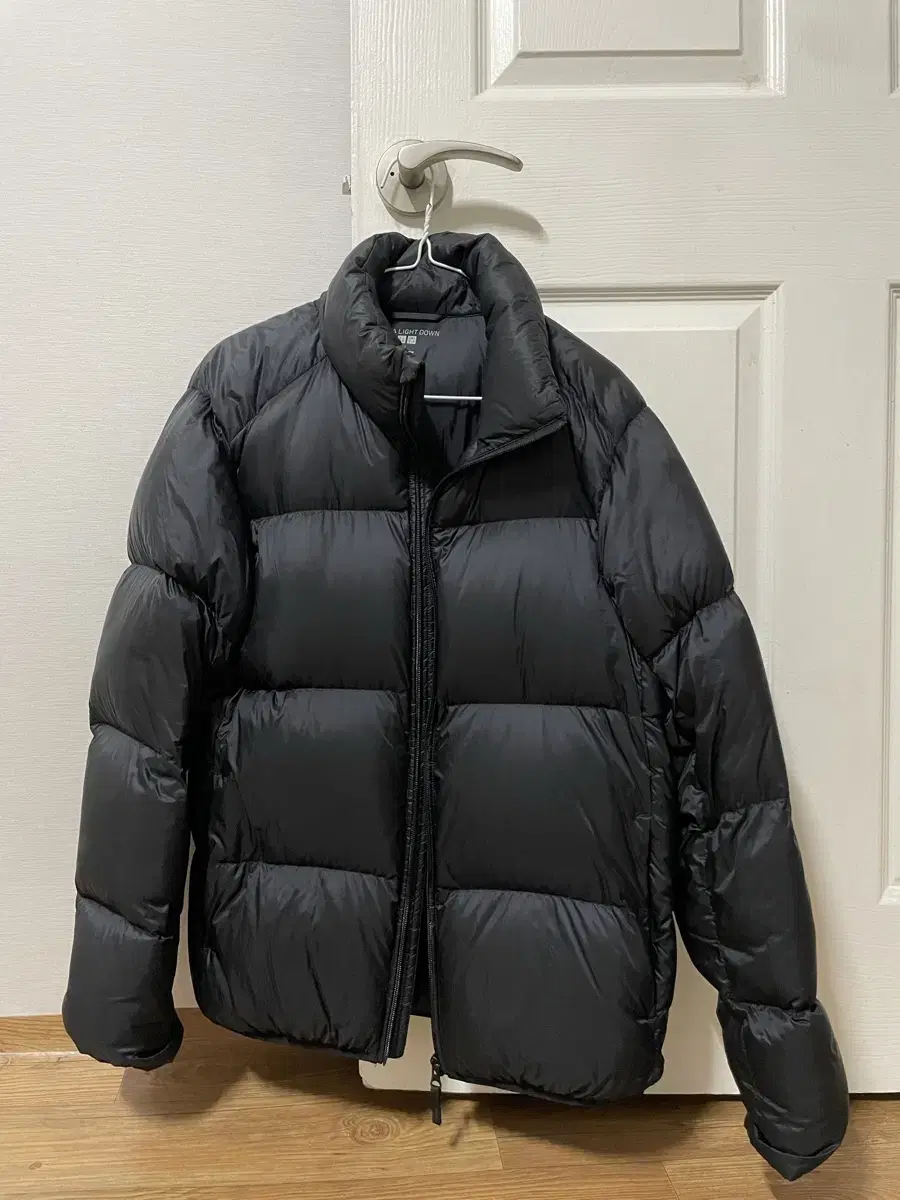 (L) Uniqlo Ultra Light Down Padding