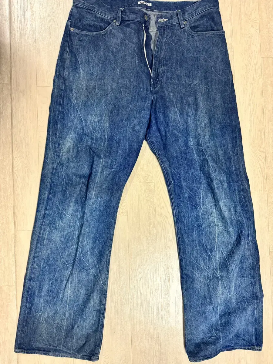 [5] Orari Lightning Faded Denim