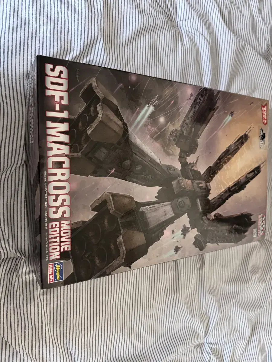 Framemodel Hasegawa Genuine SDF-1 Macross Movie Edition1