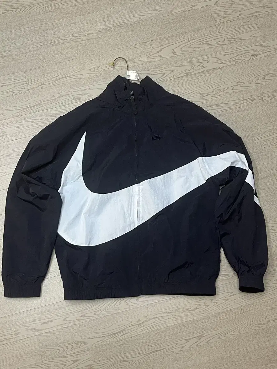 Nike Big Logo Swoosh Woven Windbreaker Black White DV1363-010