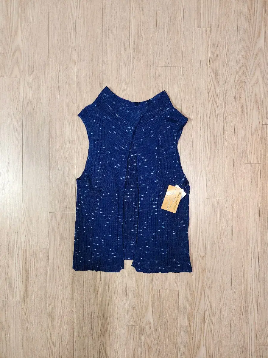 AMI ARM Holgamment Indigo bloo Vest