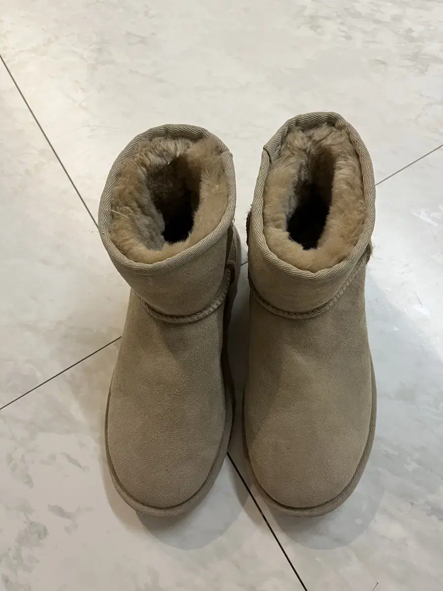 미국 어그 ugg 정품 220