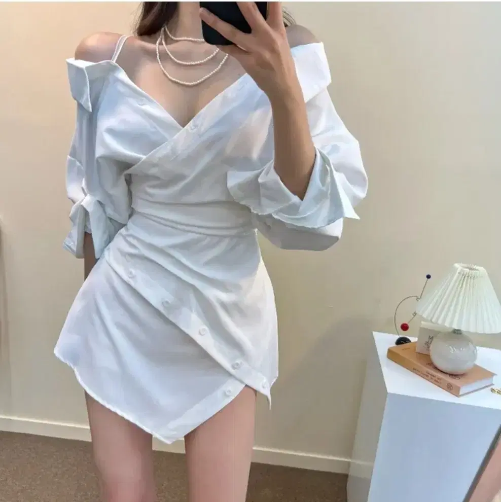 New) Regular price40,000 Alwang Off Shoulder White Shirt ONEPIECE M