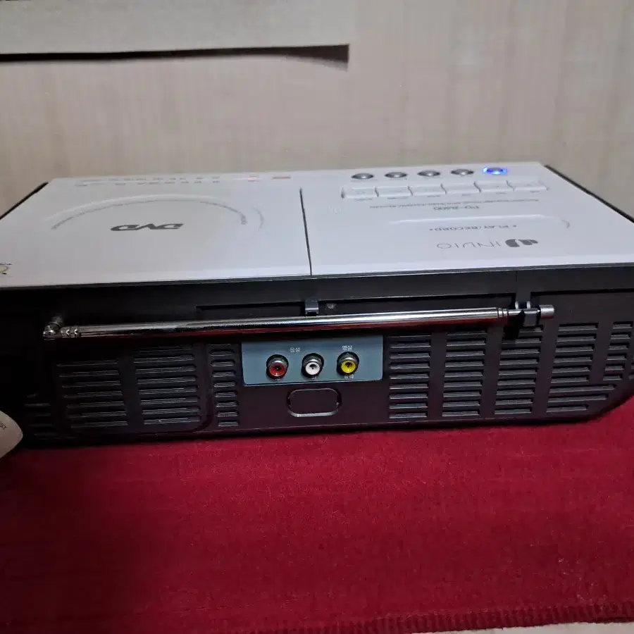 INVIO PD-8400  DVD/CD/CASSETTE  PLAYER