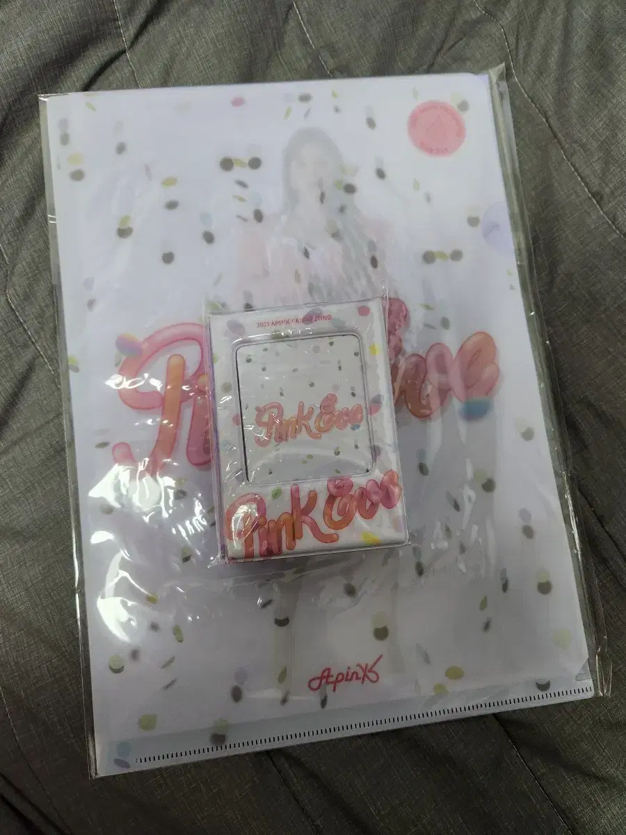 Apink collect book sells file badges in bulk