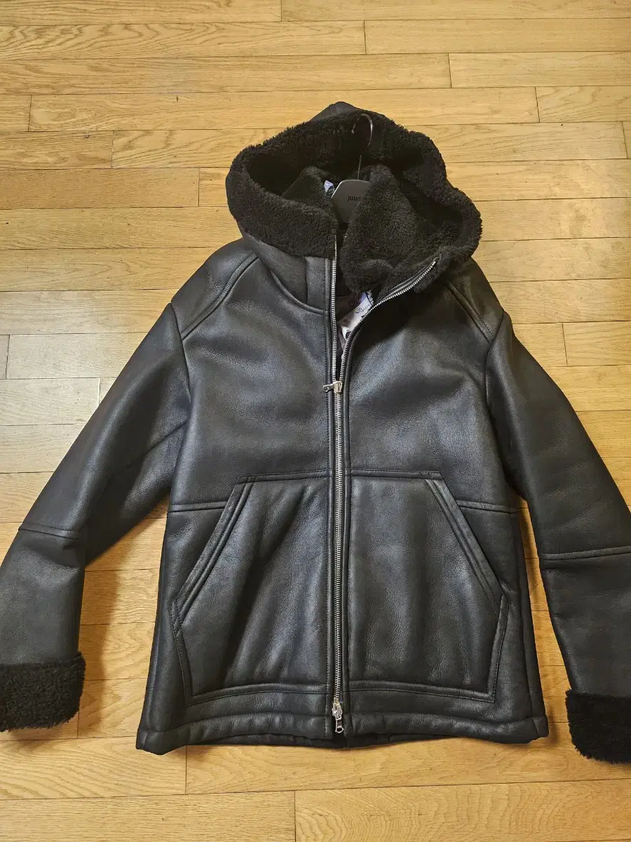 Junji 19FW Hooded Mustang 44