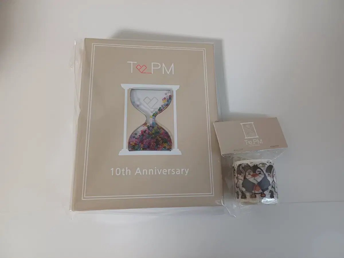 2pm junho 10th anniversarypopupstore binder