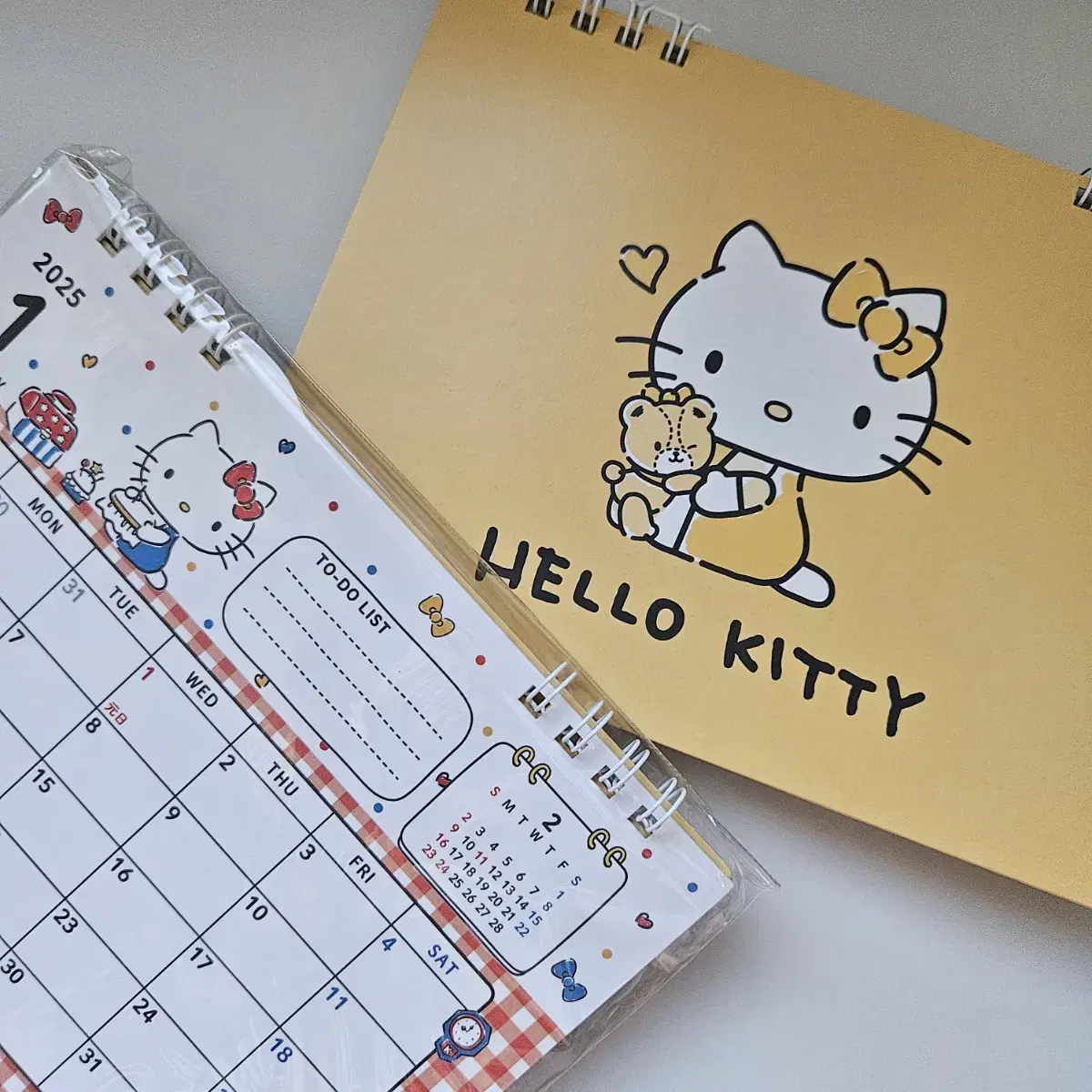 Hello Kitty 2025 Desk Calendar Scheduler