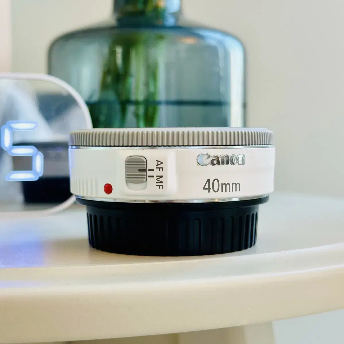 Canon EF 40MM F2.8 STM White